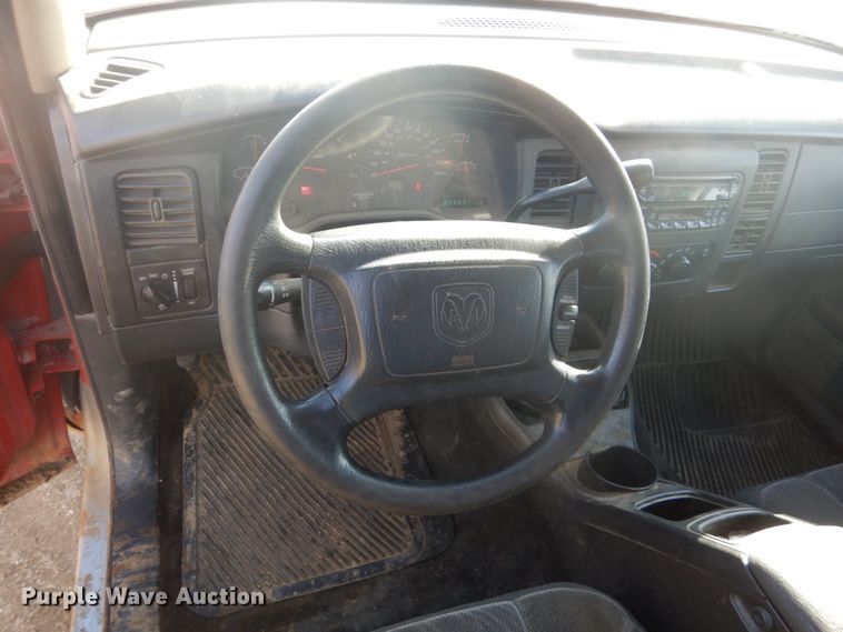 image for item GW9502 2001 Dodge Dakota Quad Cab pickup truck