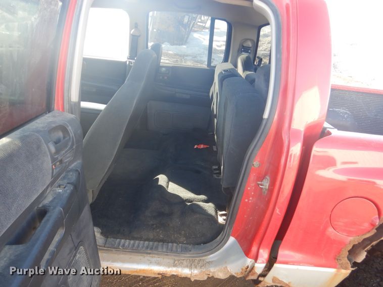 image for item GW9502 2001 Dodge Dakota Quad Cab pickup truck