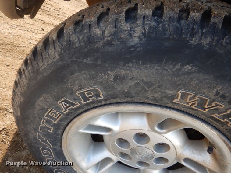 image for item GW9502 2001 Dodge Dakota Quad Cab pickup truck