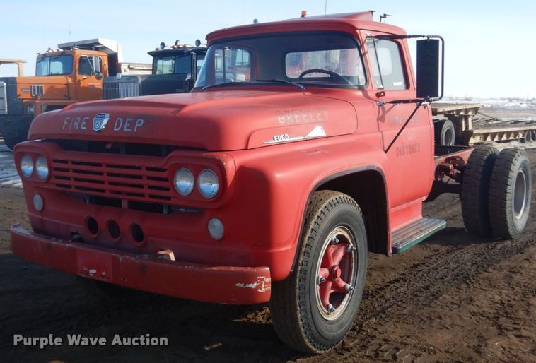 image for item GW9503 1959 Ford F700 truck cab and chassis