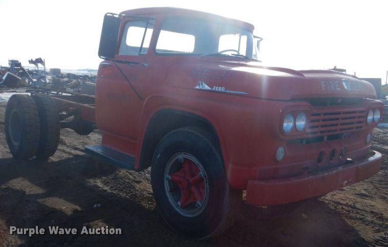 image for item GW9503 1959 Ford F700 truck cab and chassis