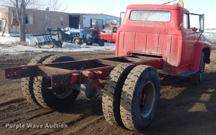 image for item GW9503 1959 Ford F700 truck cab and chassis