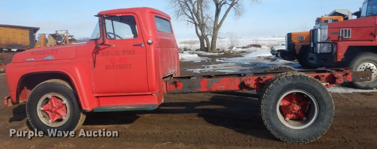 image for item GW9503 1959 Ford F700 truck cab and chassis