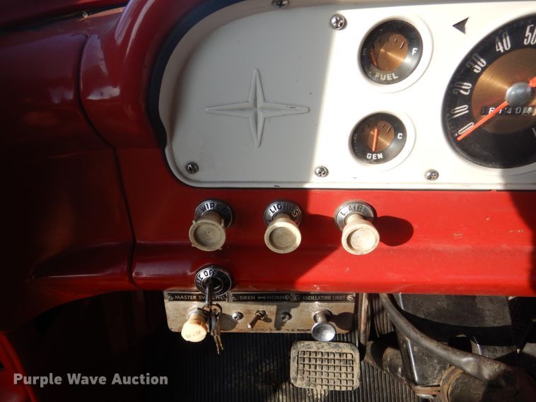 image for item GW9503 1959 Ford F700 truck cab and chassis