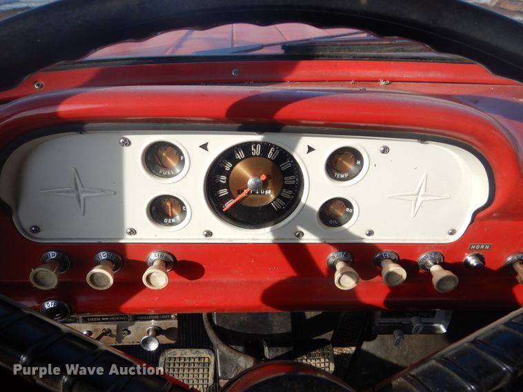 image for item GW9503 1959 Ford F700 truck cab and chassis