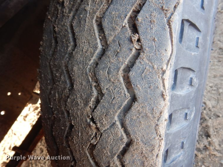 image for item GW9503 1959 Ford F700 truck cab and chassis