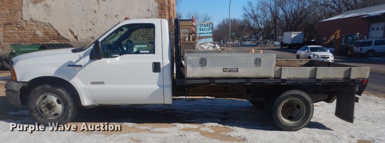 image for item GW9506 2006 Ford F350 Super Duty flatbed pickup truck