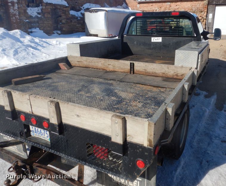 image for item GW9506 2006 Ford F350 Super Duty flatbed pickup truck