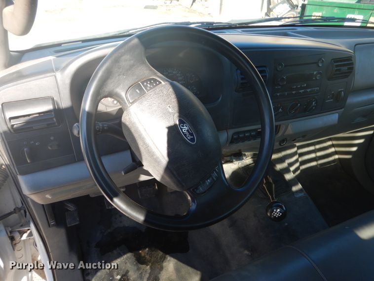 image for item GW9506 2006 Ford F350 Super Duty flatbed pickup truck