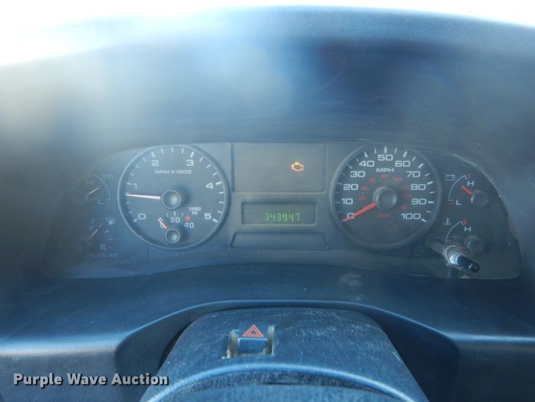 image for item GW9506 2006 Ford F350 Super Duty flatbed pickup truck