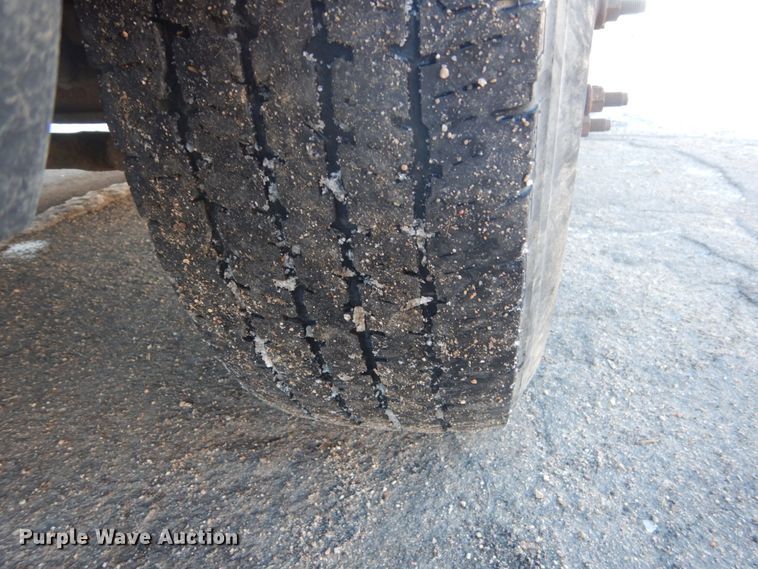 image for item GW9506 2006 Ford F350 Super Duty flatbed pickup truck