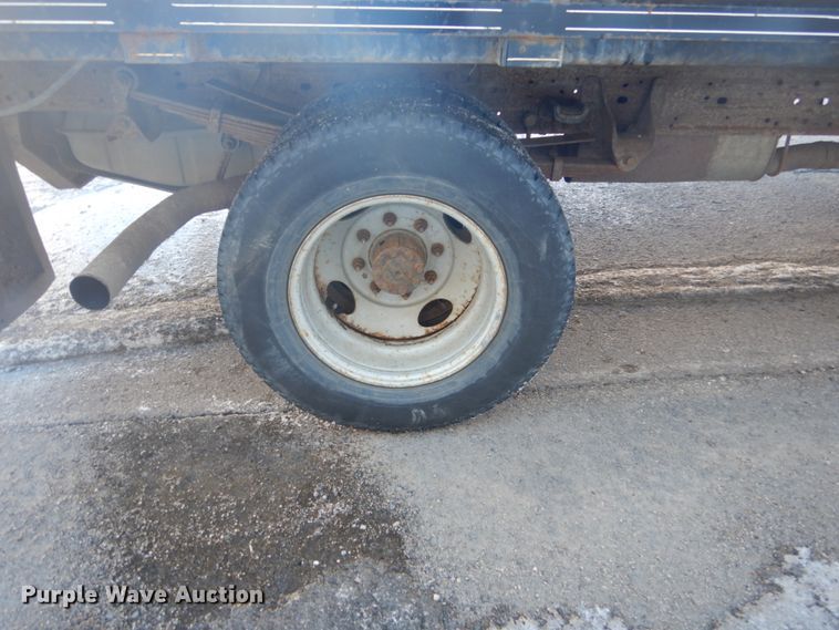 image for item GW9506 2006 Ford F350 Super Duty flatbed pickup truck
