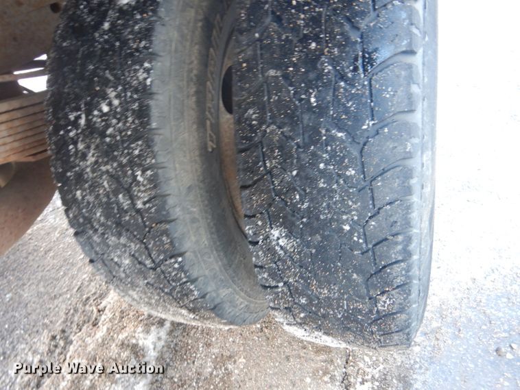 image for item GW9506 2006 Ford F350 Super Duty flatbed pickup truck