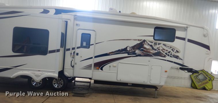 image for item GW9508 2009 Keystone 3665RE camper