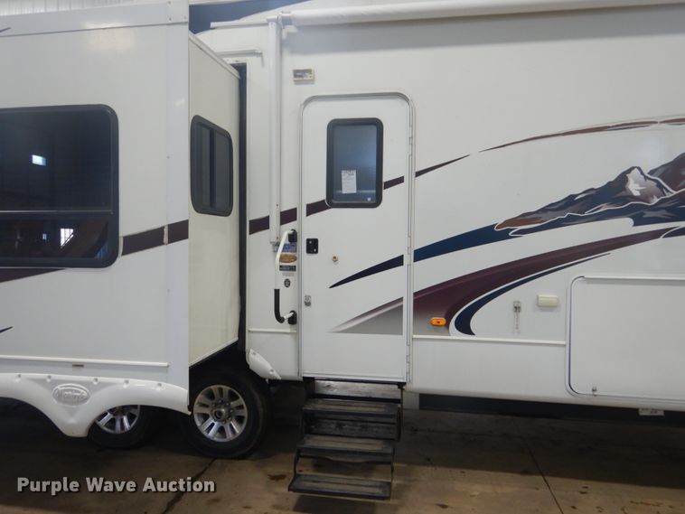 image for item GW9508 2009 Keystone 3665RE camper