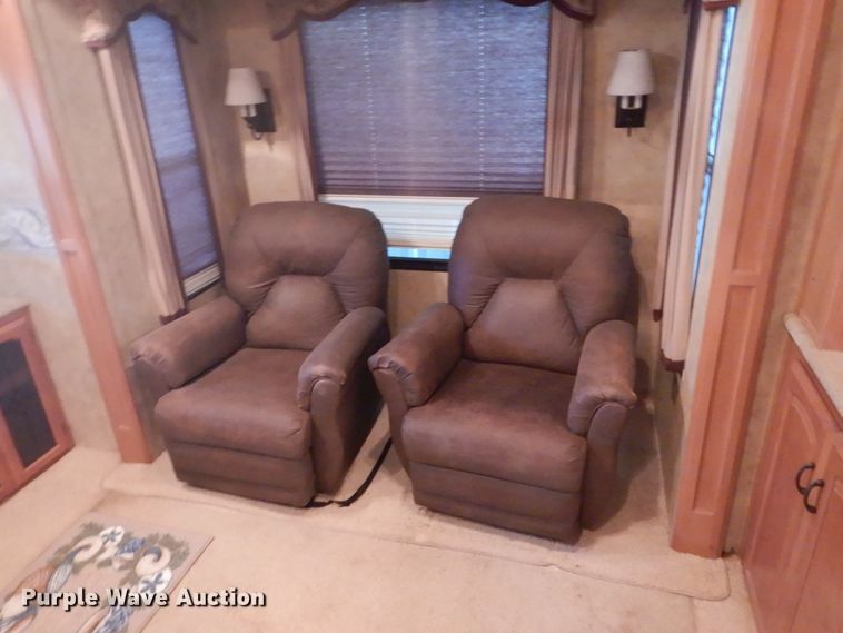 image for item GW9508 2009 Keystone 3665RE camper