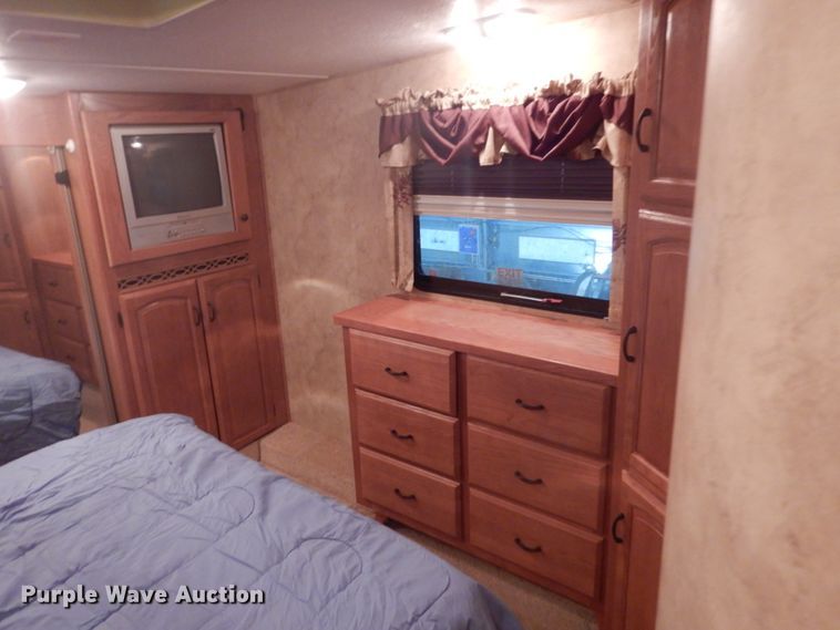 image for item GW9508 2009 Keystone 3665RE camper