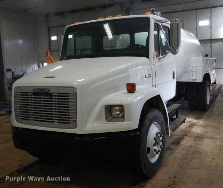 image for item GW9510 1995 Freightliner FL70 propane delivery truck