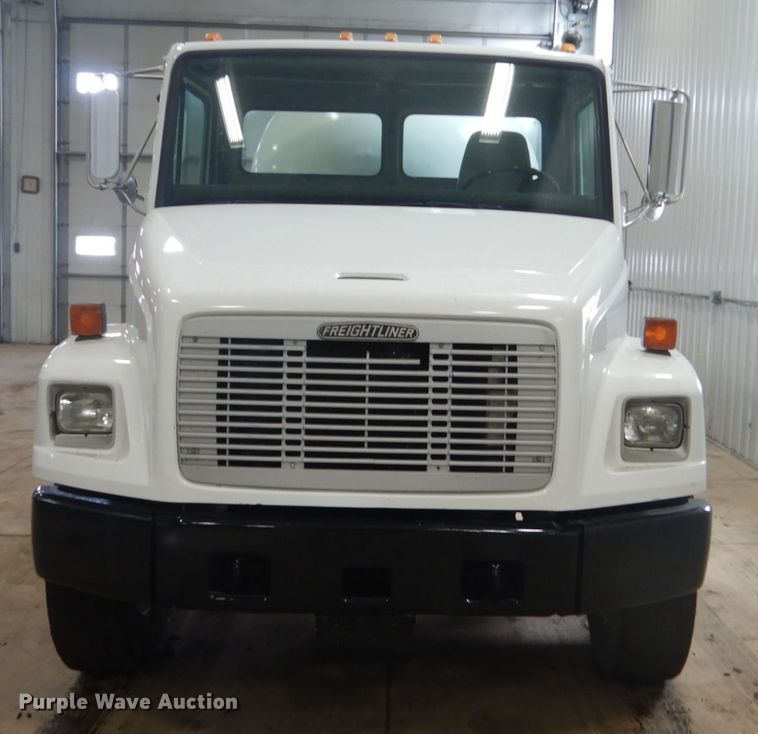 image for item GW9510 1995 Freightliner FL70 propane delivery truck