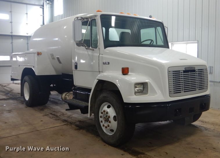 image for item GW9510 1995 Freightliner FL70 propane delivery truck