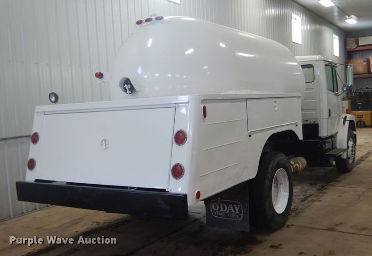 image for item GW9510 1995 Freightliner FL70 propane delivery truck