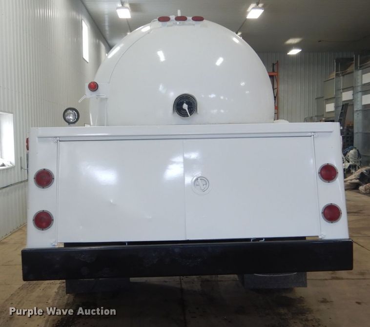 image for item GW9510 1995 Freightliner FL70 propane delivery truck