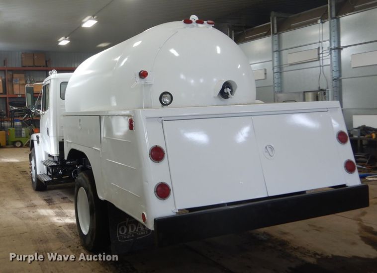 image for item GW9510 1995 Freightliner FL70 propane delivery truck