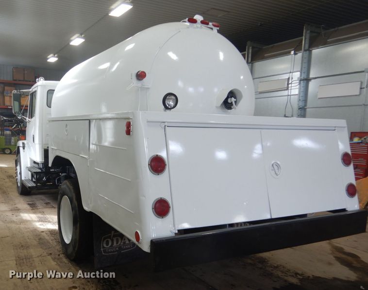 image for item GW9510 1995 Freightliner FL70 propane delivery truck
