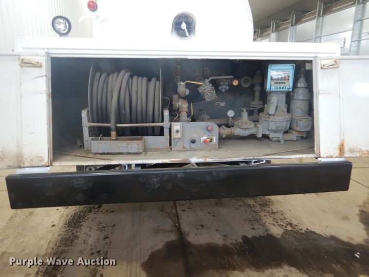 image for item GW9510 1995 Freightliner FL70 propane delivery truck