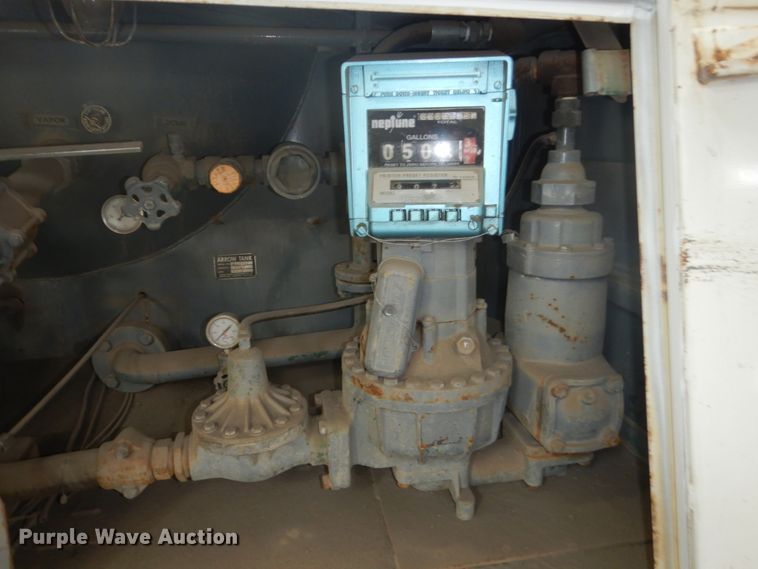 image for item GW9510 1995 Freightliner FL70 propane delivery truck