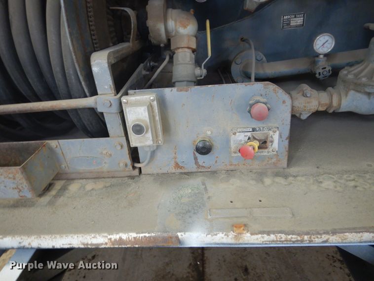 image for item GW9510 1995 Freightliner FL70 propane delivery truck