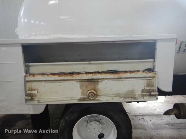 image for item GW9510 1995 Freightliner FL70 propane delivery truck