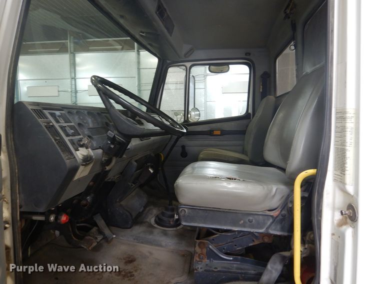 image for item GW9510 1995 Freightliner FL70 propane delivery truck