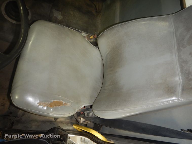 image for item GW9510 1995 Freightliner FL70 propane delivery truck