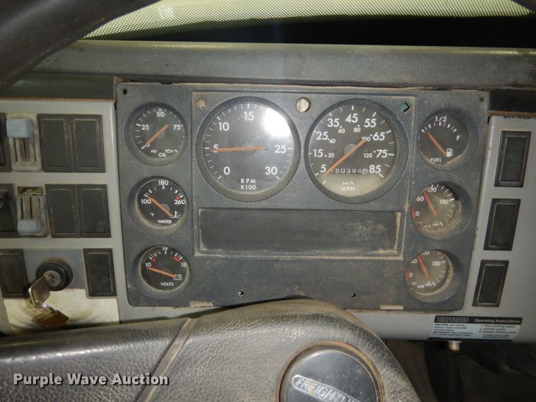 image for item GW9510 1995 Freightliner FL70 propane delivery truck