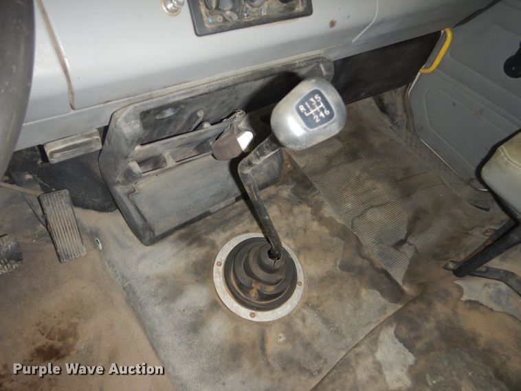 image for item GW9510 1995 Freightliner FL70 propane delivery truck