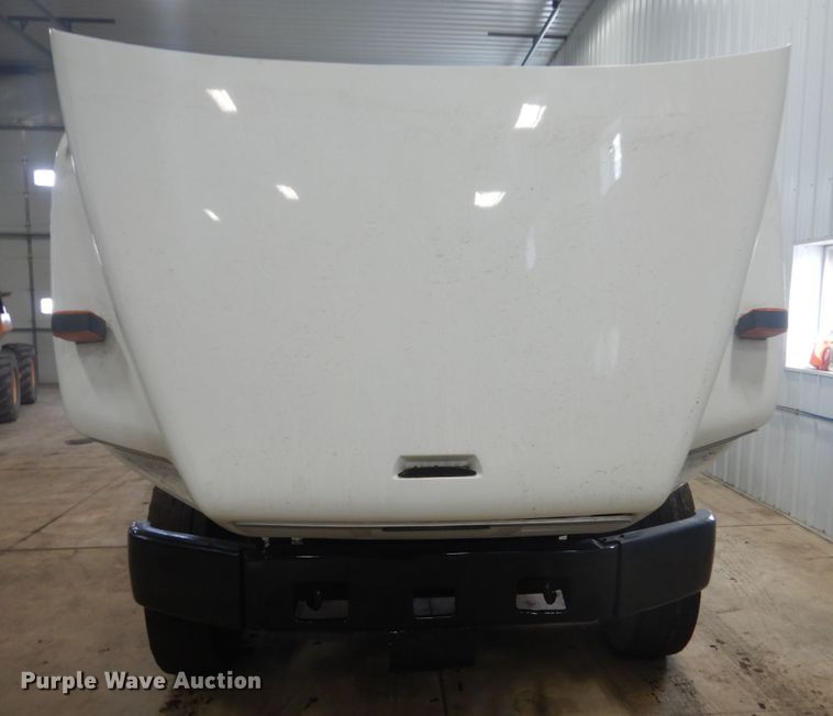 image for item GW9510 1995 Freightliner FL70 propane delivery truck