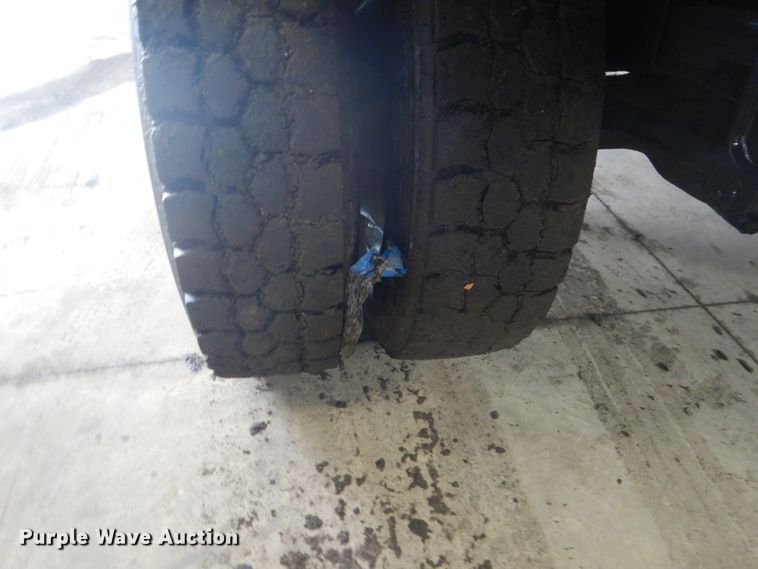 image for item GW9510 1995 Freightliner FL70 propane delivery truck