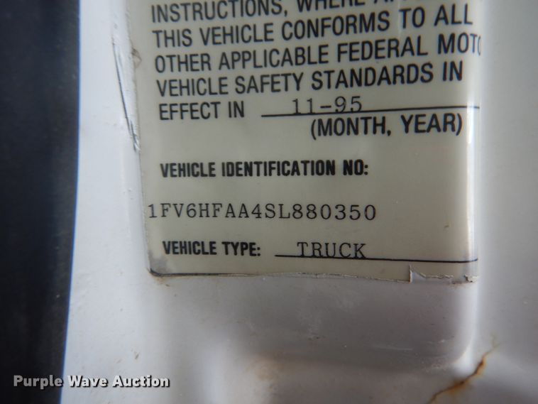 image for item GW9510 1995 Freightliner FL70 propane delivery truck