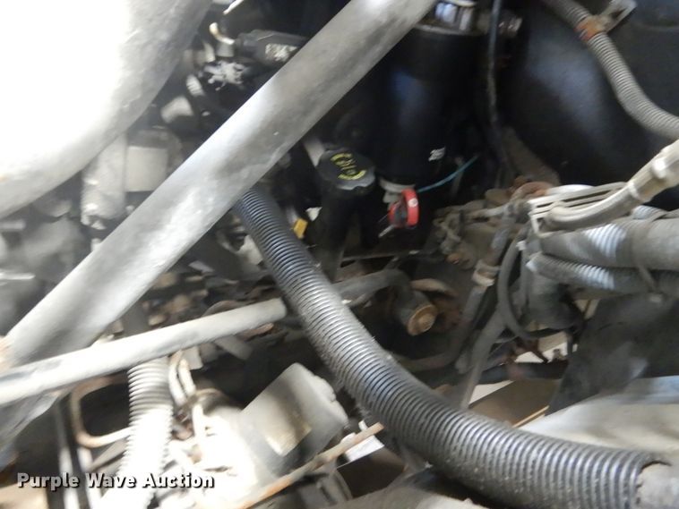 image for item GW9511 2006 GMC C5500 shuttle bus