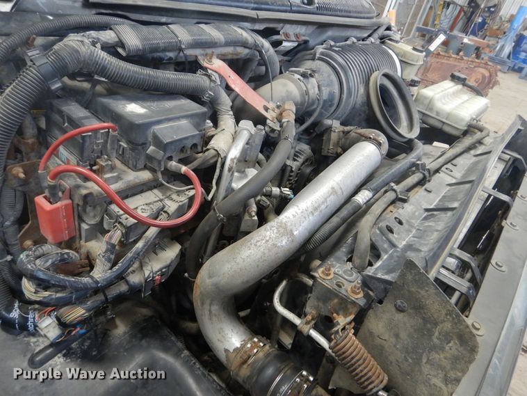 image for item GW9511 2006 GMC C5500 shuttle bus