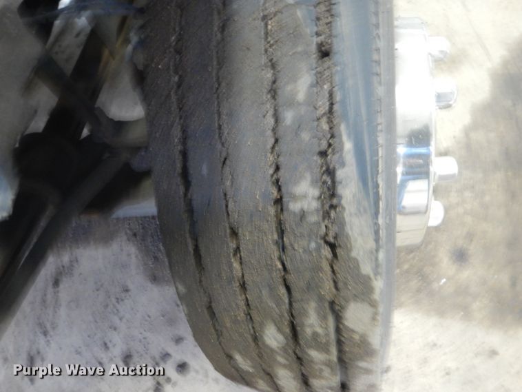 image for item GW9511 2006 GMC C5500 shuttle bus