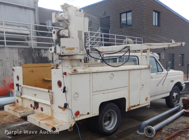 image for item GW9524 1988 Ford F350 utility bed pickup truck with crane