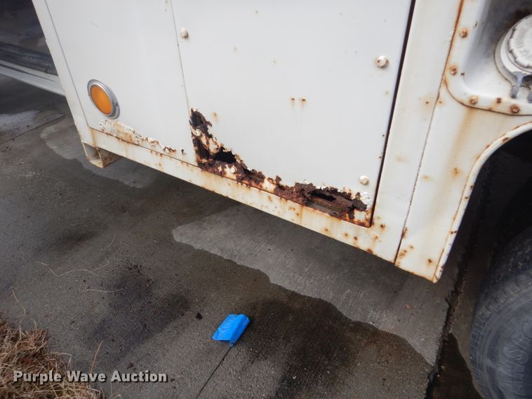 image for item GW9524 1988 Ford F350 utility bed pickup truck with crane