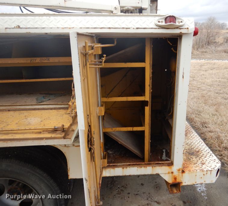 image for item GW9524 1988 Ford F350 utility bed pickup truck with crane