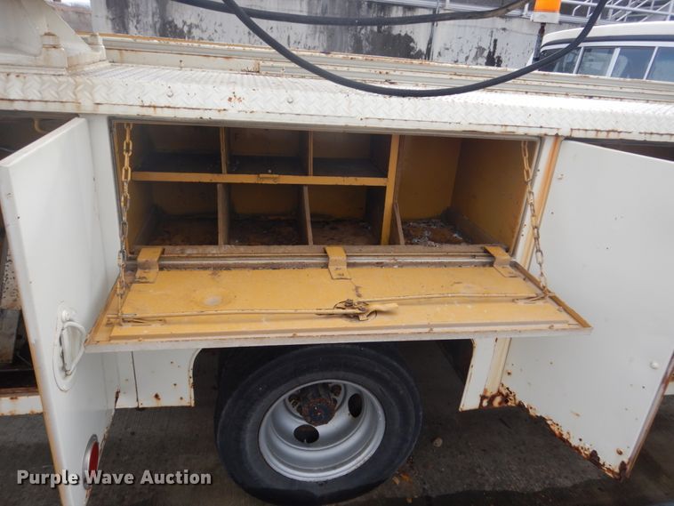 image for item GW9524 1988 Ford F350 utility bed pickup truck with crane