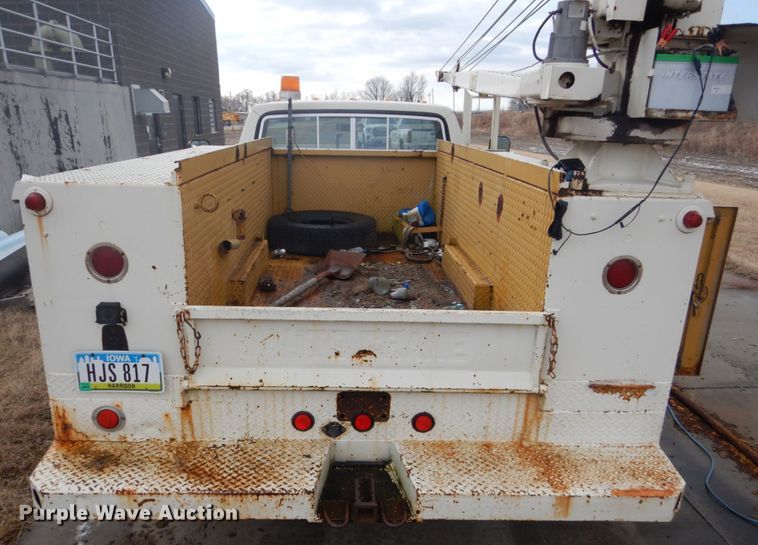 image for item GW9524 1988 Ford F350 utility bed pickup truck with crane