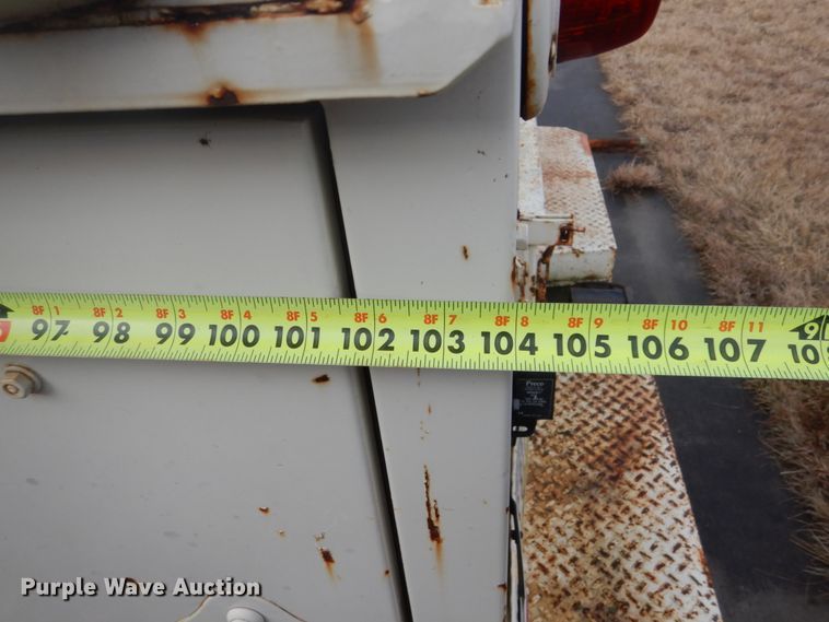 image for item GW9524 1988 Ford F350 utility bed pickup truck with crane