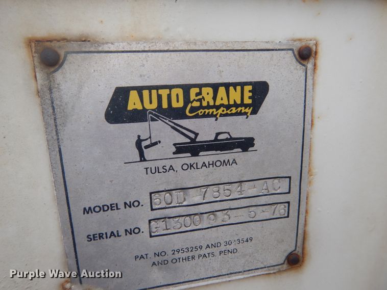 image for item GW9524 1988 Ford F350 utility bed pickup truck with crane