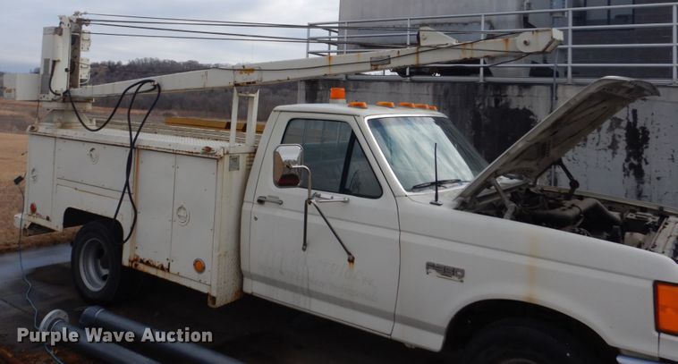 image for item GW9524 1988 Ford F350 utility bed pickup truck with crane